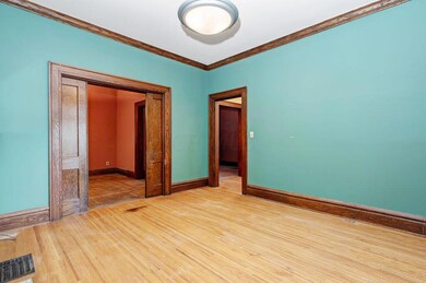 4-LivingRoom