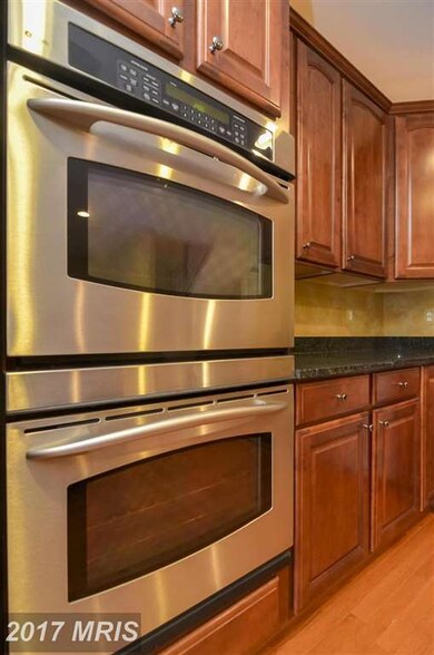 9917 Cyrandall Place, Oakton, VA 22124 - photo 5