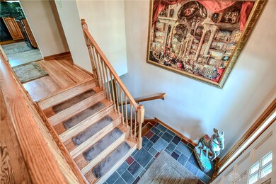 entry that leads to upper level and lower lever