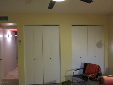 Dble Closets