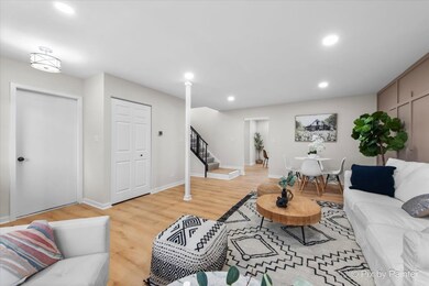 1366 Inverness Dr, Elgin, IL 60120 - photo 4