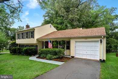 8102 W Point Dr, Springfield, VA 22153 - photo 7