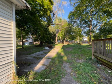 922 N Pine St, Lansing, MI 48906 - photo 3