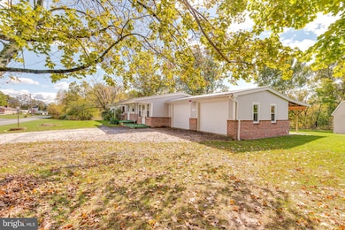 397 Henshaw Rd, Bunker Hill, WV 25413 - photo 2