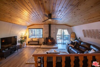 Spacious living room