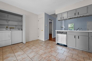 2300 Tyler St, Conway, AR 72034 - photo 6