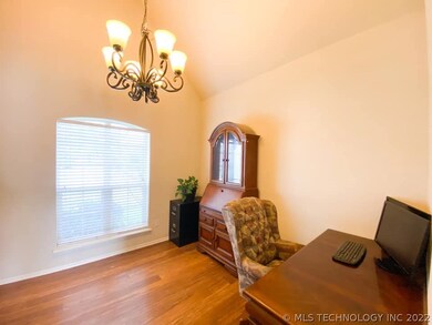 Office/flex room