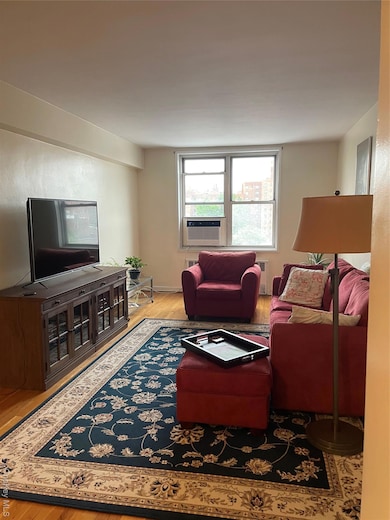 Archer Coop unit 6J, Bronx, NY 10460 - photo 4