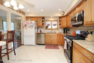 162 Lamoka Ave, Staten Island, NY 10308 - photo 5