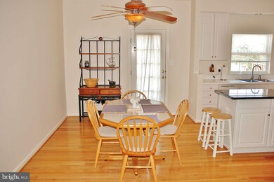 16 Mountain Lake Ct, Germantown, MD 20874 - photo 5