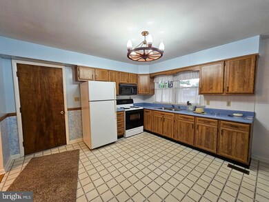 12270 Malissa Dr, Greencastle, PA 17225 - photo 4