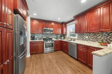 573 Maple Ave, Lisle, IL 60532 - photo 5