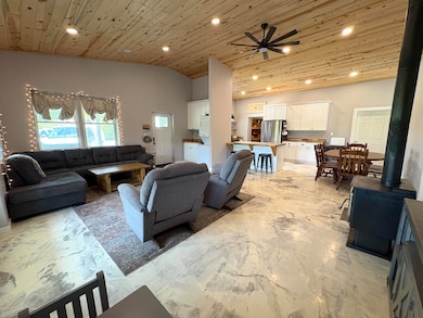 6) 63077-68ca33f3bce0e