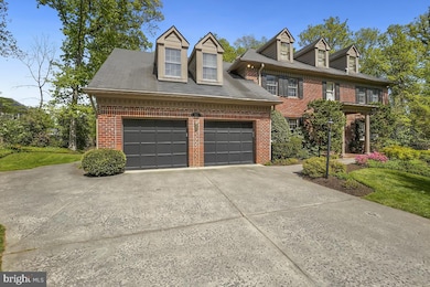 8903 Tuckerman Ln, Potomac, MD 20854 - photo 3