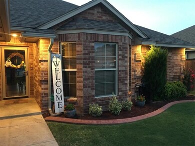 Welcome to 1229 W. Johnathan Way. Border curving a