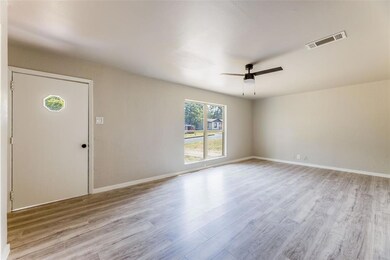 219 E Acheson St, Denison, TX 75021 - photo 3