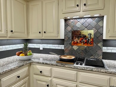 304 304 Amberwood, Tyler, TX 75701 - photo 7