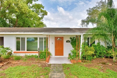 1380 Lucerne Loop Rd NE, Winter Haven, FL 33881 - photo 2