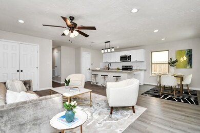 2213 Melbourne St, Houston, TX 77026 - photo 5