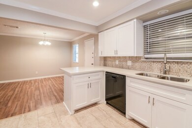 3824 Evergreen Dr, Dickinson, TX 77539 - photo 6