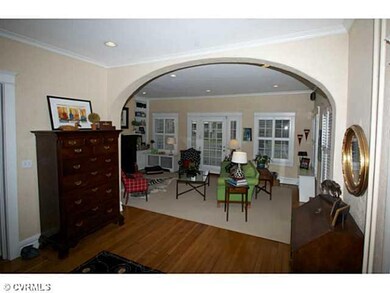 Foyer - With coat closet and arched entrance to the living room