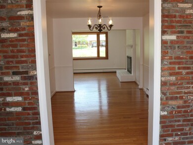 10729 Marlborough Rd, Fairfax, VA 22032 - photo 7