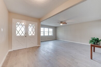 321 Wheeler Dr, Alvin, TX 77511 - photo 7