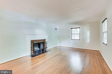 1009 Dalebrook Dr, Alexandria, VA 22308 - photo 5