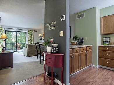 Entry/Foyer.