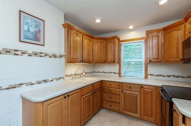 3027 Wilson Ave SW, Cedar Rapids, IA 52404 - photo 4