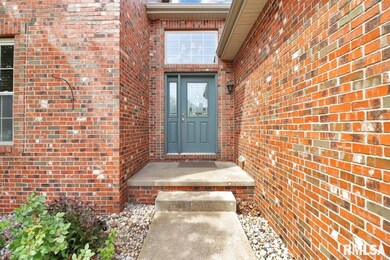 4613 N Weaverridge Blvd, Peoria, IL 61615 - photo 3