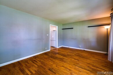 505 S Wagner Ave, Wapakoneta, OH 45895 - photo 3