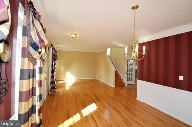 25468 Crossfield Dr, Chantilly, VA 20152 - photo 5