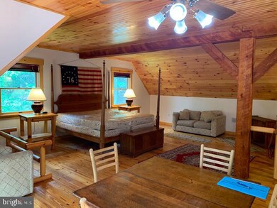 836 Live Oak Ln, Great Cacapon, WV 25422 - photo 6