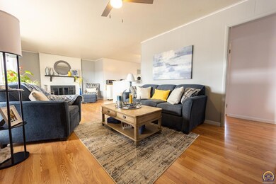 912 SW 37th St, Topeka, KS 66611 - photo 4