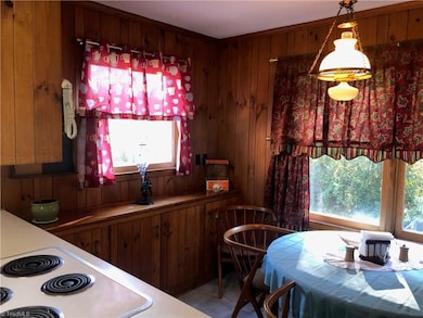 212 End Ave SE, Statesville, NC 28677 - photo 6