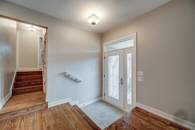 923 Edgewater Dr, Naperville, IL 60540 - photo 5