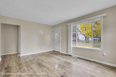 128 E Columbia St, Mason, MI 48854 - photo 6