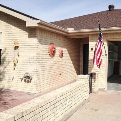 942 Santa Anna Dr, Alamo, TX 78516 - photo 2