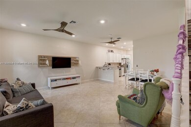 5182 Eucalyptus Dr unit 4, Hollywood, FL 33021 - photo 5