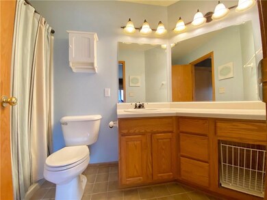 2930 Deerpath Ct, Des Moines, IA 50320 - photo 7