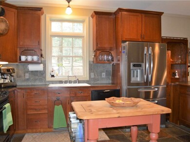 696 Southview Dr, Richmond, VT 05477 - photo 5