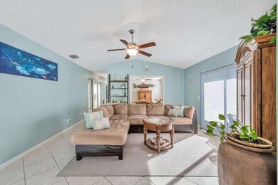 141 E Riverside Dr Jupiter FL-small-003-
