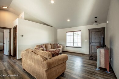 7_Living Room