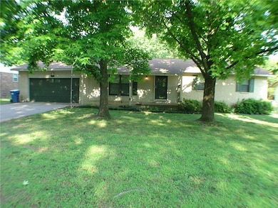 211 NW K St, Bentonville, AR 72712 - photo 2