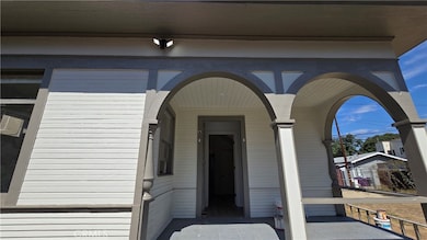 975 N Park Cir unit B, Long Beach, CA 90813 - photo 2