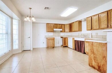 9113 Gladiators St, Chalmette, LA 70043 - photo 5