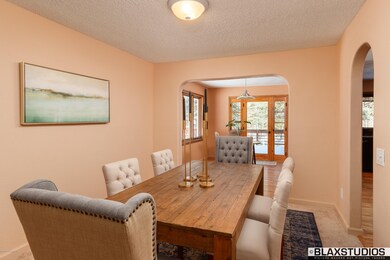 010-Dining (1 of 2)