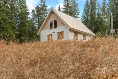 301 W Mill St, Cascade, ID 83611 - photo 4