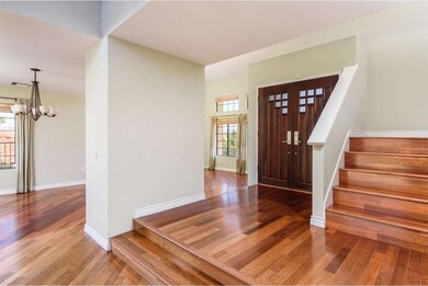 Entrance to the double quarter landing stairwell l